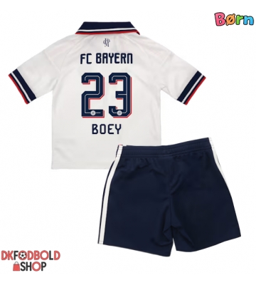 Bayern Munich Sacha Boey #23 Udebanesæt Børn 2026-27 Kort ærmer (+ korte bukser)